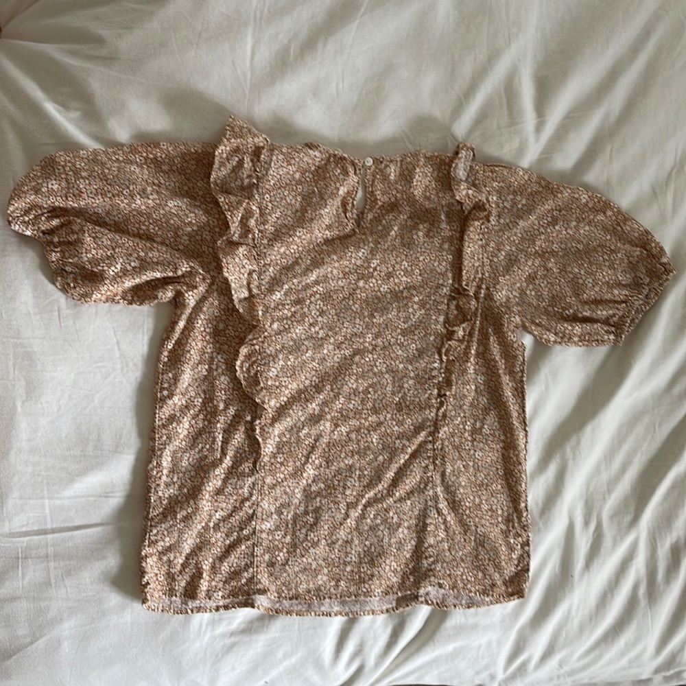 Universal Thread Gold Ruffle Trim Blouse Size Small - Picture 3 of 3